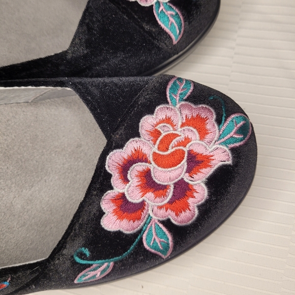 RARE Alegria Velvet Floral Embroidered Peacock Wedge Heels sz 6.5 - Picture 6 of 12